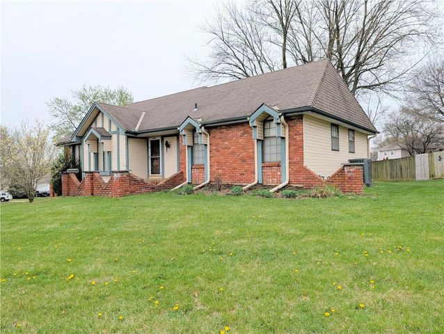 104 London Way, Belton, MO 64012