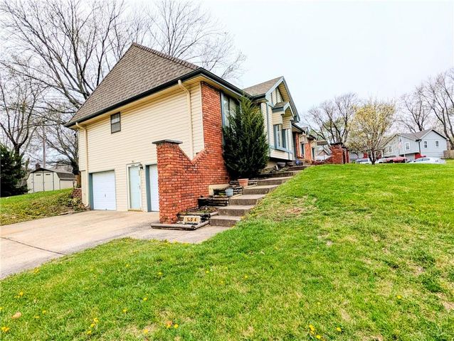 104 London Way, Belton, MO 64012