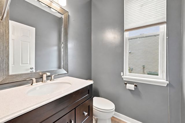 995 Christine Lane, Antioch, IL 60002