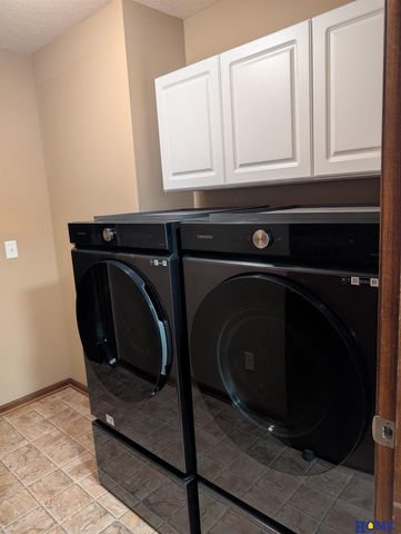 3125 Gunsmoke Drive, Lincoln, NE 68507