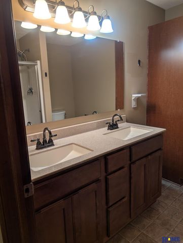 3125 Gunsmoke Drive, Lincoln, NE 68507