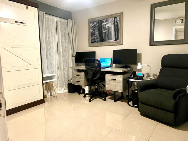 2301 NW 33rd Street 109, Oakland Park, FL 33309