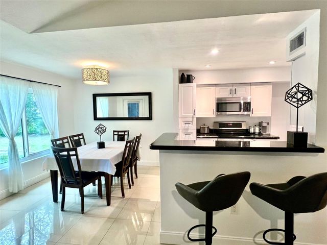 2301 NW 33rd Street 109, Oakland Park, FL 33309