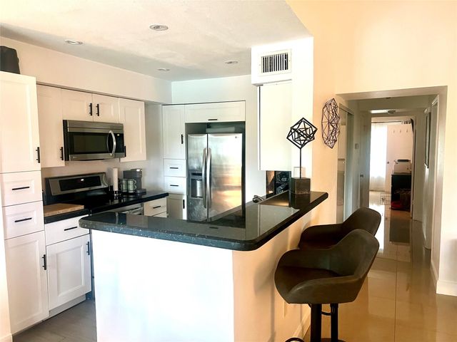 2301 NW 33rd Street 109, Oakland Park, FL 33309