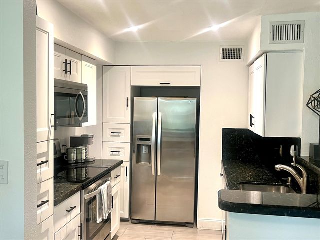 2301 NW 33rd Street 109, Oakland Park, FL 33309