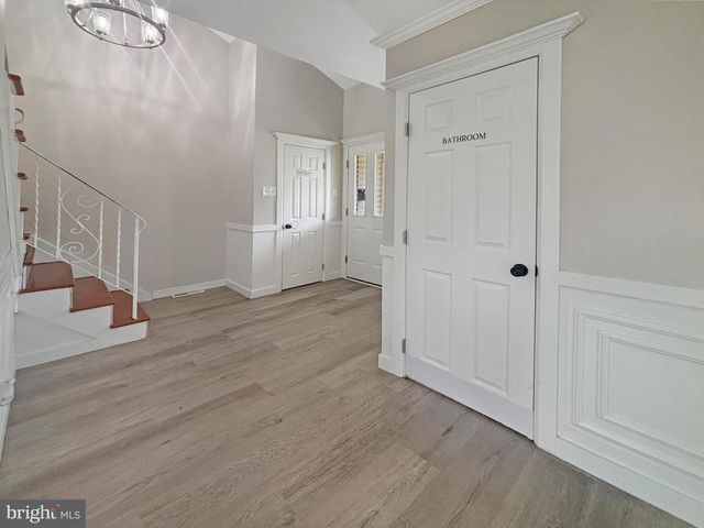 119 COLONIAL RD, Beverly, NJ 08010