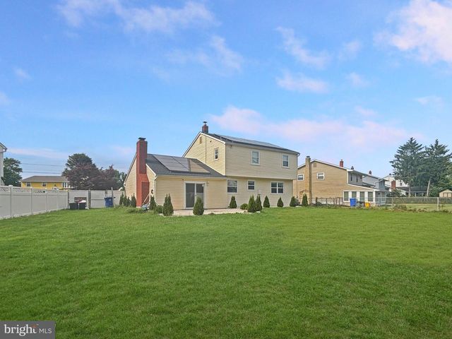119 COLONIAL RD, Beverly, NJ 08010