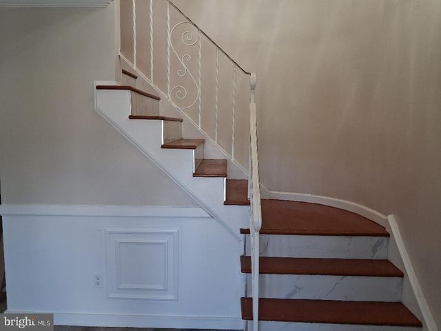 119 COLONIAL RD, Beverly, NJ 08010