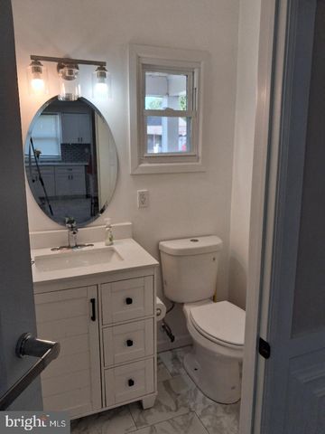 119 COLONIAL RD, Beverly, NJ 08010