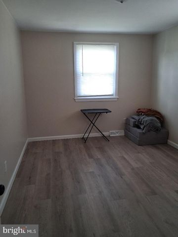 119 COLONIAL RD, Beverly, NJ 08010