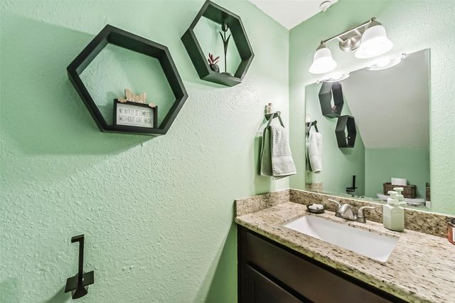 5634 Birchmont Drive 22, Houston, TX 77091