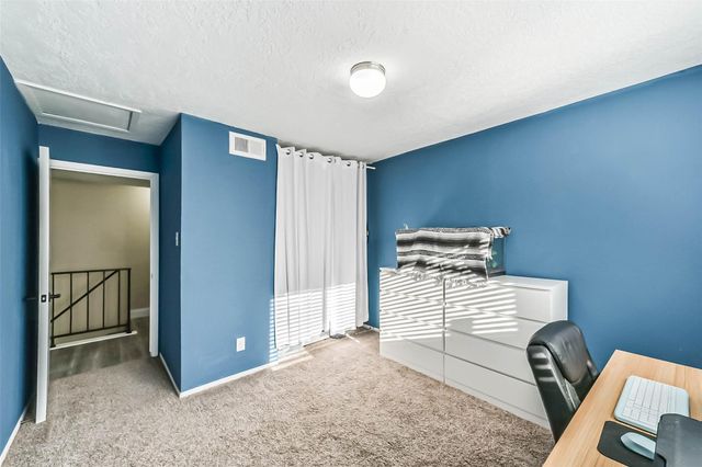 5634 Birchmont Drive 22, Houston, TX 77091