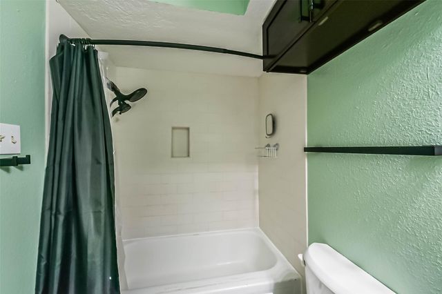 5634 Birchmont Drive 22, Houston, TX 77091