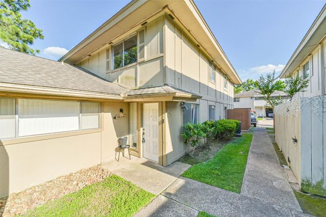 5634 Birchmont Drive 22, Houston, TX 77091