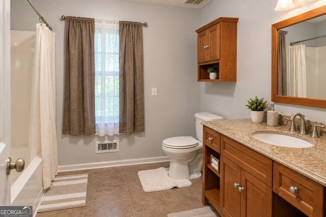 180 Oakwood Circle, Stockbridge, GA 30281