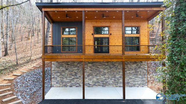 437 Shoreland Circle, Scottsboro, AL 35769