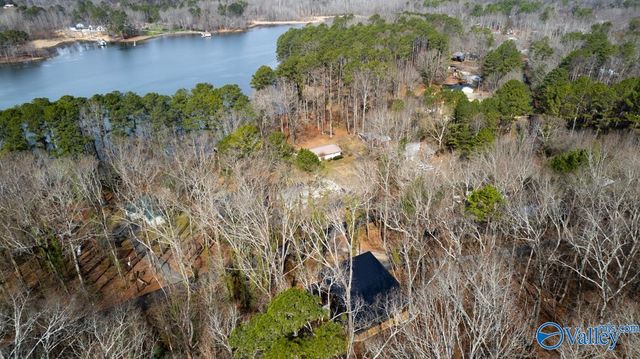 437 Shoreland Circle, Scottsboro, AL 35769