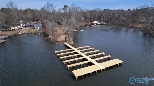 437 Shoreland Circle, Scottsboro, AL 35769