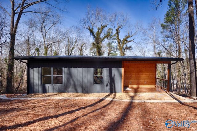437 Shoreland Circle, Scottsboro, AL 35769