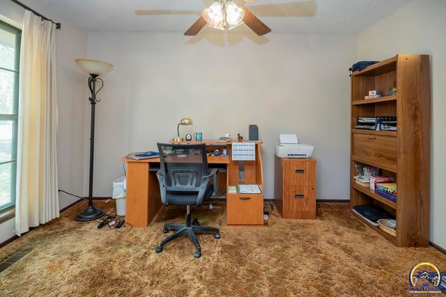 3330 SE Placid CT, Topeka, KS 66605