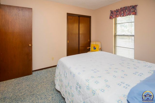 3330 SE Placid CT, Topeka, KS 66605