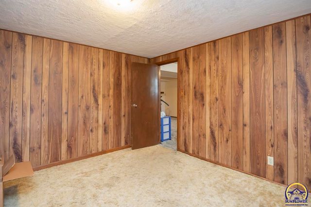 3330 SE Placid CT, Topeka, KS 66605