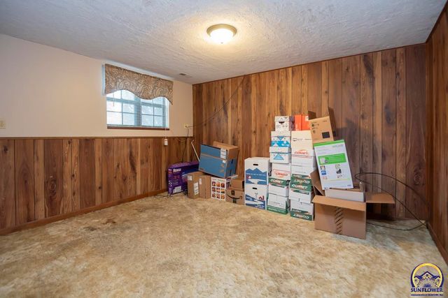 3330 SE Placid CT, Topeka, KS 66605