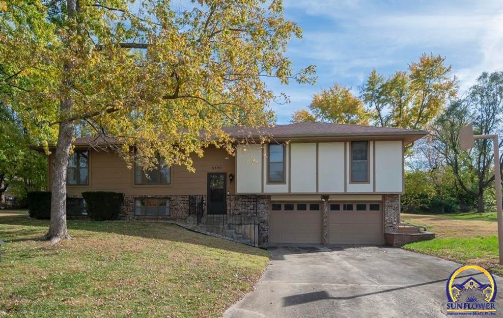 3330 SE Placid CT, Topeka, KS 66605