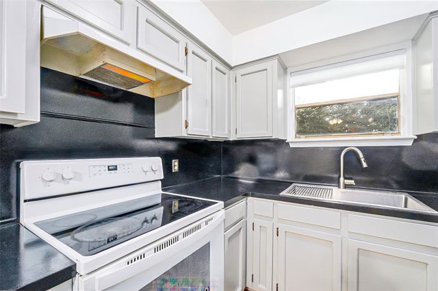 5608 Cougar DR 118, Austin, TX 78745