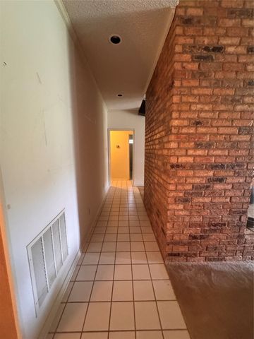1318 Deer Ridge Drive, Duncanville, TX 75137