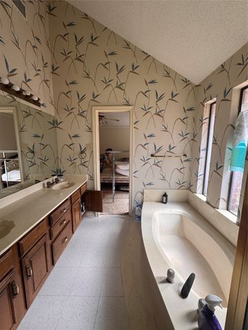 1318 Deer Ridge Drive, Duncanville, TX 75137