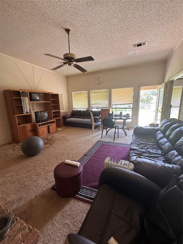1318 Deer Ridge Drive, Duncanville, TX 75137