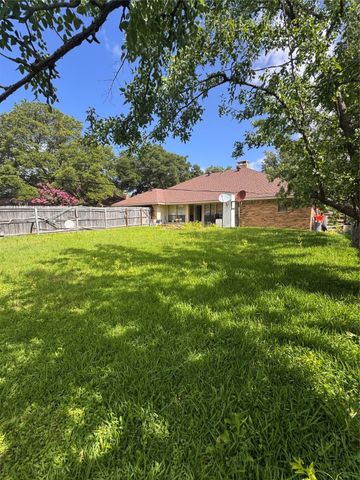 1318 Deer Ridge Drive, Duncanville, TX 75137