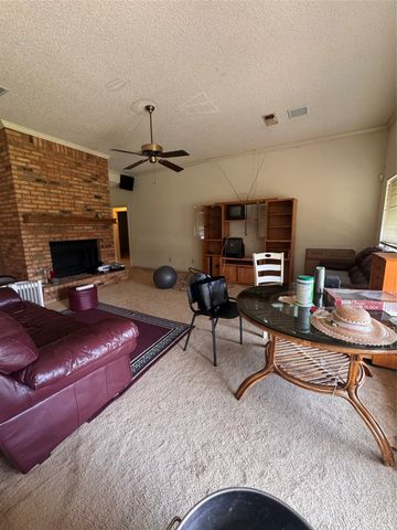 1318 Deer Ridge Drive, Duncanville, TX 75137