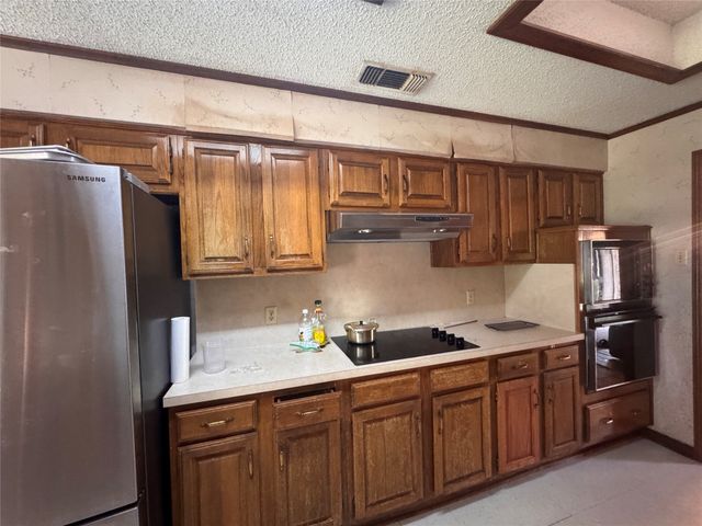1318 Deer Ridge Drive, Duncanville, TX 75137