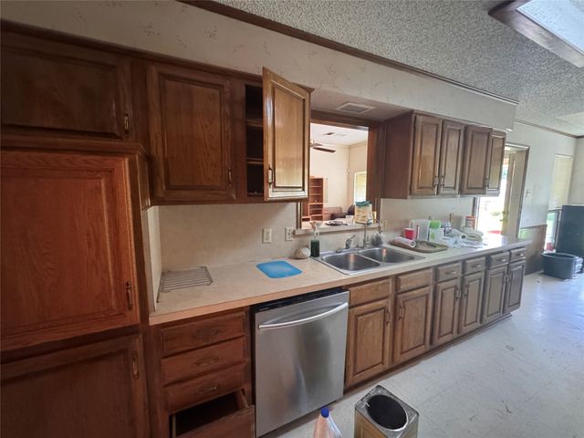1318 Deer Ridge Drive, Duncanville, TX 75137