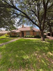 1318 Deer Ridge Drive, Duncanville, TX 75137