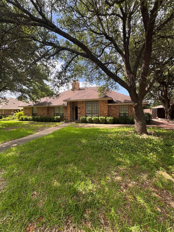 1318 Deer Ridge Drive, Duncanville, TX 75137