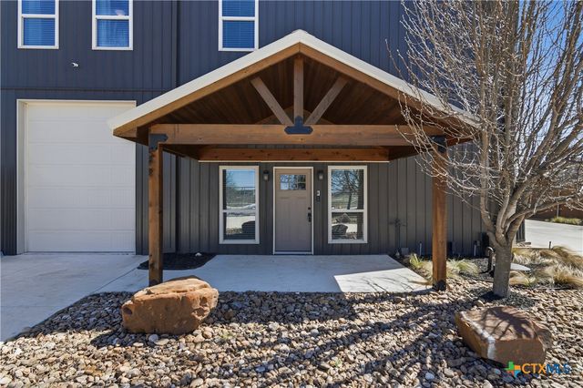 2948 Goodwin Lane, New Braunfels, TX 78130