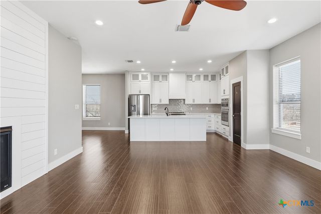 2948 Goodwin Lane, New Braunfels, TX 78130