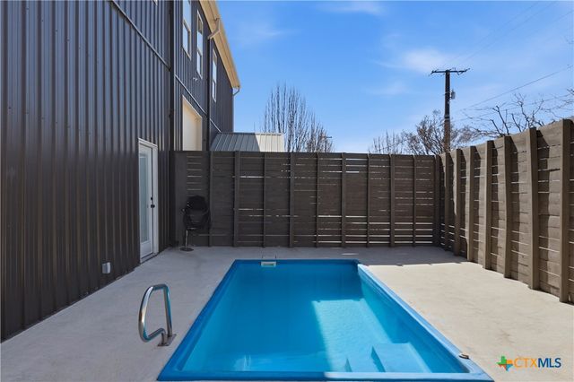 2948 Goodwin Lane, New Braunfels, TX 78130