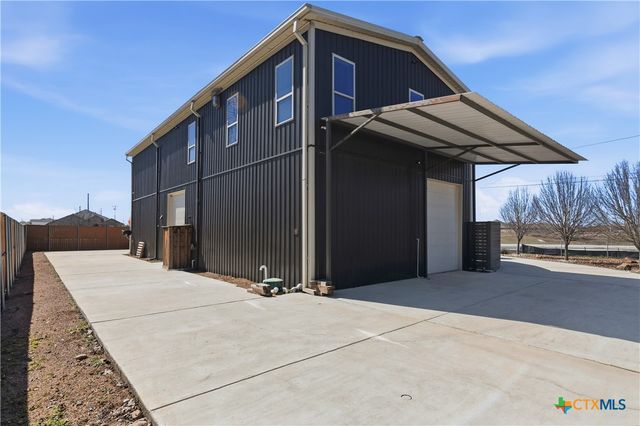 2948 Goodwin Lane, New Braunfels, TX 78130