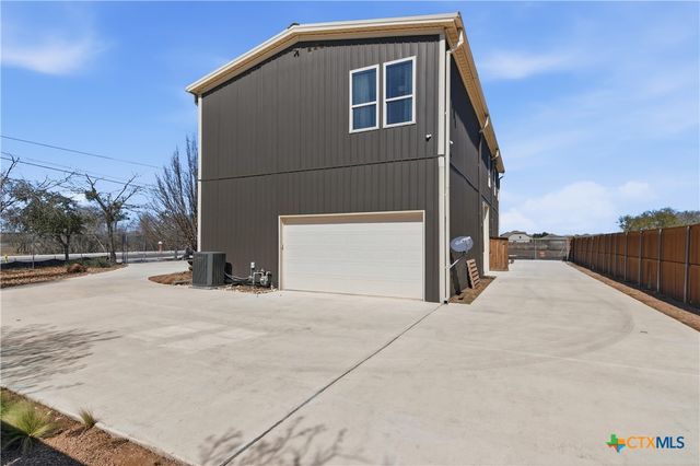 2948 Goodwin Lane, New Braunfels, TX 78130