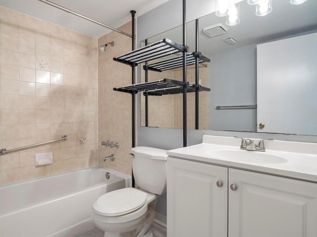 2733 SW Matheson Avenue 115-D2, Palm City, FL 34990