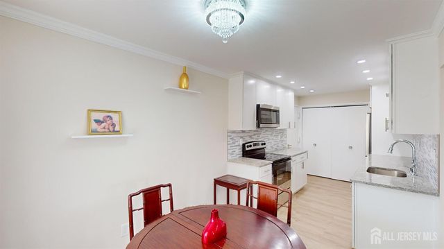 9-c Aspen Plaza, Monroe, NJ 08831