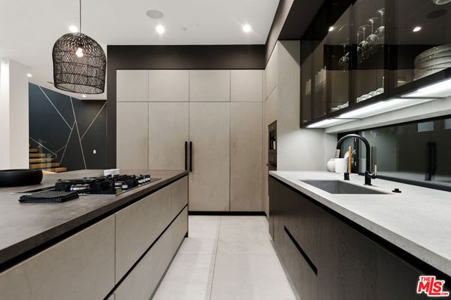356 N La Jolla Avenue, Los Angeles, CA 90048