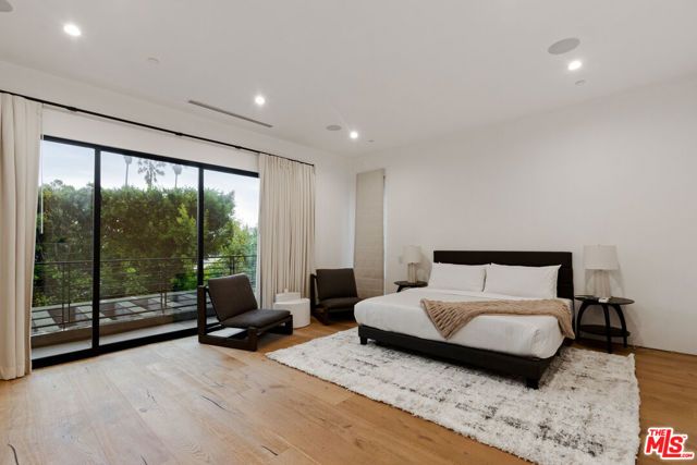 356 N La Jolla Avenue, Los Angeles, CA 90048