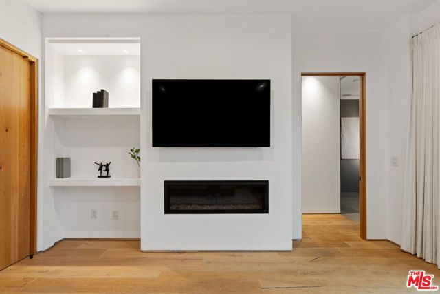 356 N La Jolla Avenue, Los Angeles, CA 90048