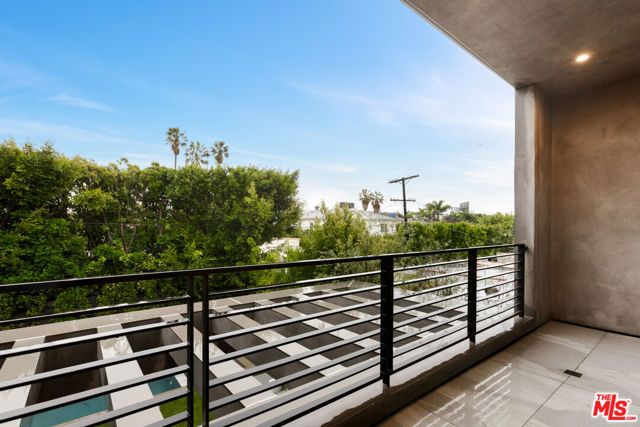 356 N La Jolla Avenue, Los Angeles, CA 90048