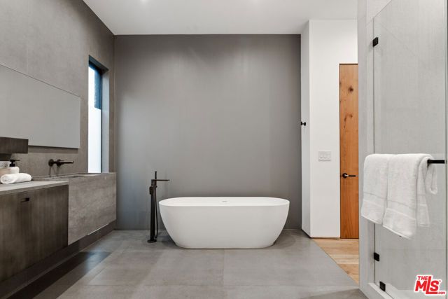 356 N La Jolla Avenue, Los Angeles, CA 90048